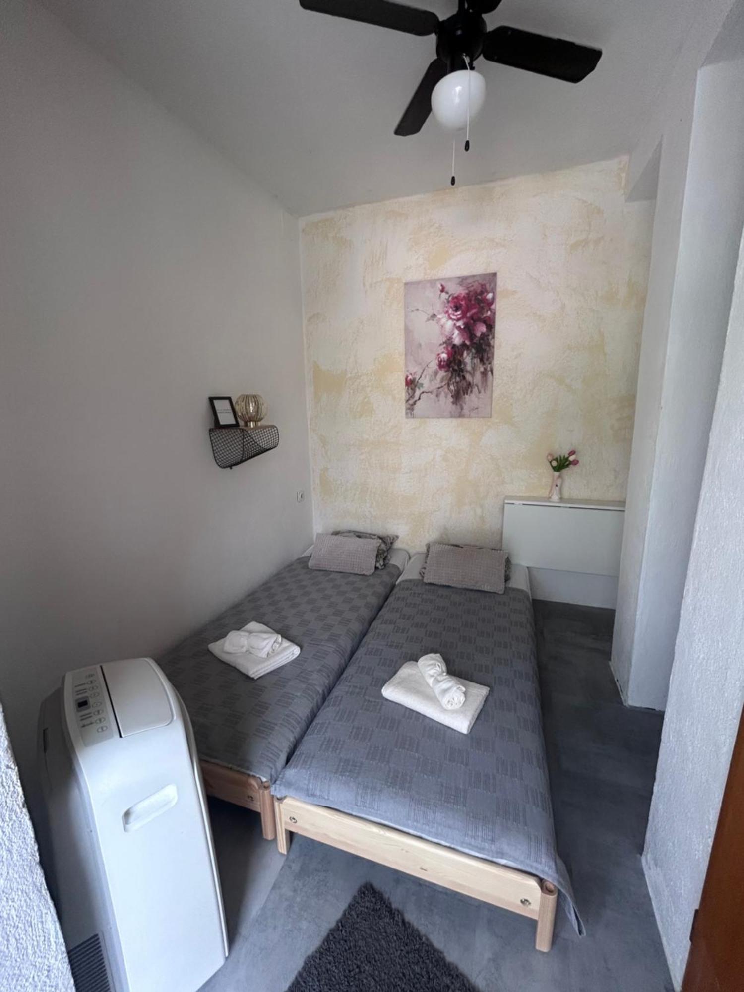 Hotel Soba Za Odmor P&E Kaštel Štafilić Exteriér fotografie