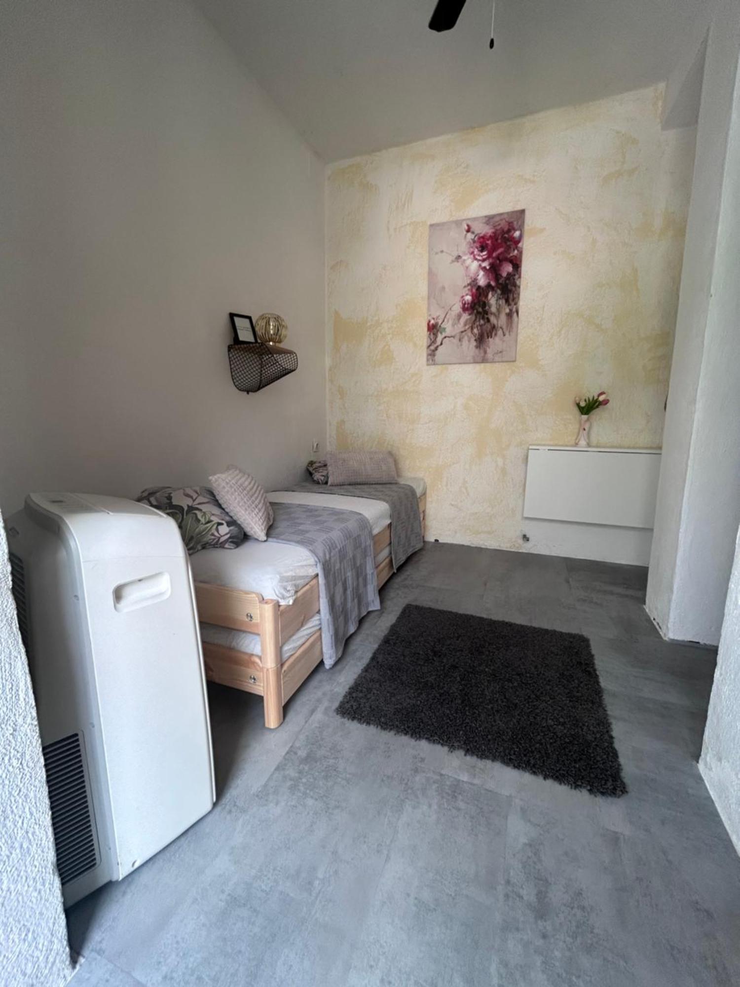 Hotel Soba Za Odmor P&E Kaštel Štafilić Exteriér fotografie